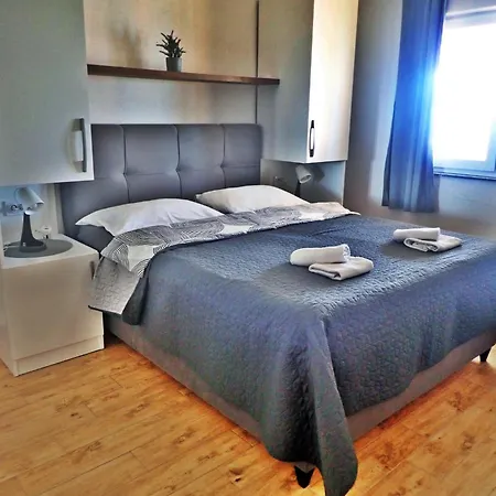 Bili Apartman Starigrad-Paklenica